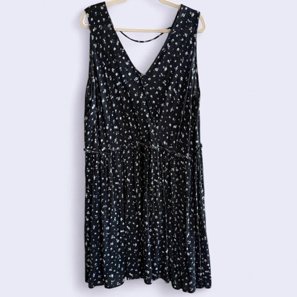 Dual Nature Black Ditsy Floral V-Neck V-Back Dress, Whimsigoth (XL)